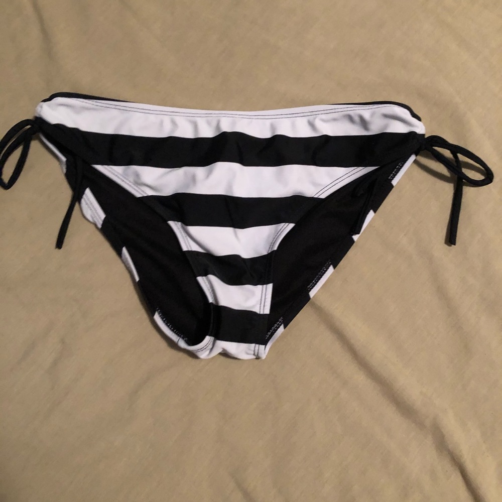 Medium hollister bikini bottom